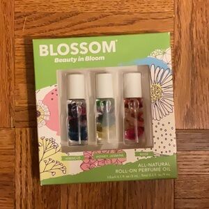 All-Natural Roll-On Perfume Oil Set - Hibiscus, Honey Jasmine, Rose
